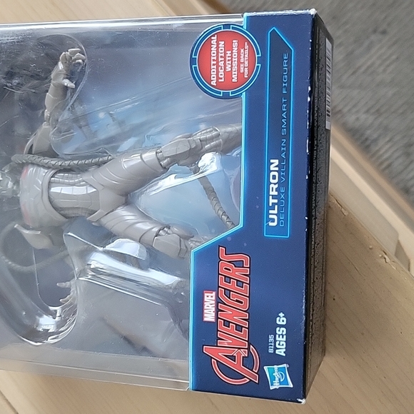 Marvel Avengers Playmation Ultron Deluxe Villain Smart  Figure- Disney - Picture 2 of 6
